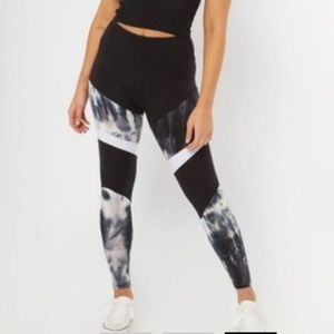 Rue21 Black Tie Dye Colorblock Leggings New size M